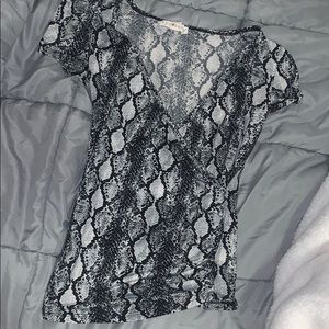Snake print V neck